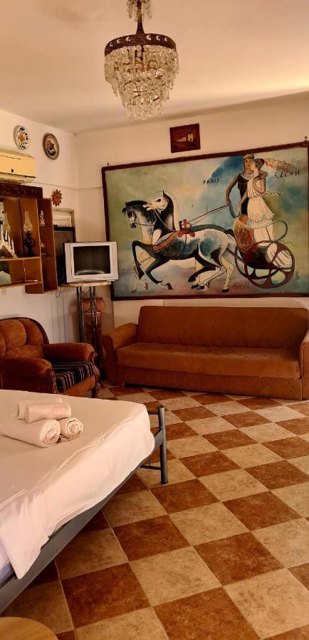 Jack Daniel Friends Apartment ฟาลิรากี ภายนอก รูปภาพ